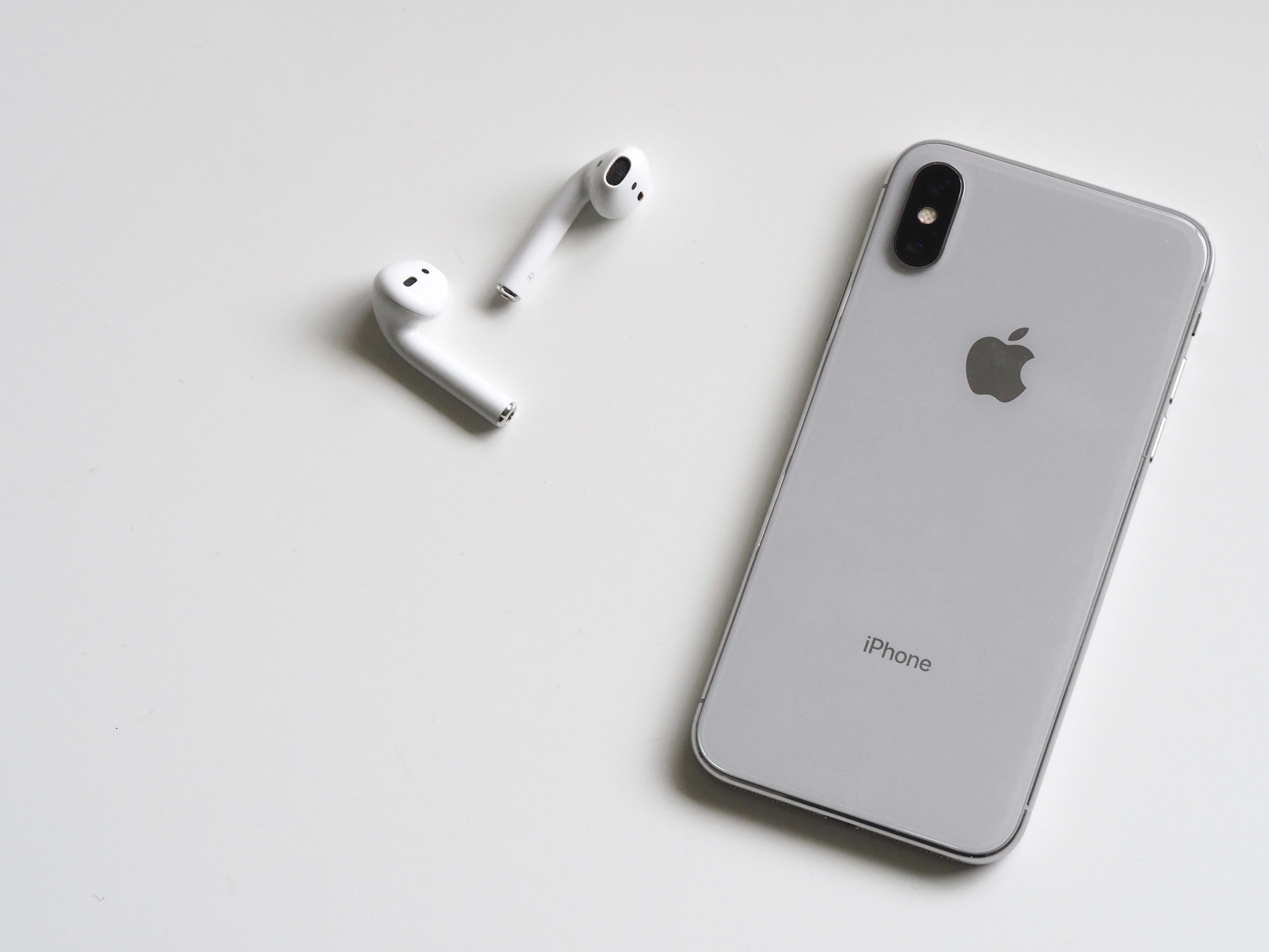 7.5 features and improvements I’d like to see in AirPods 2!